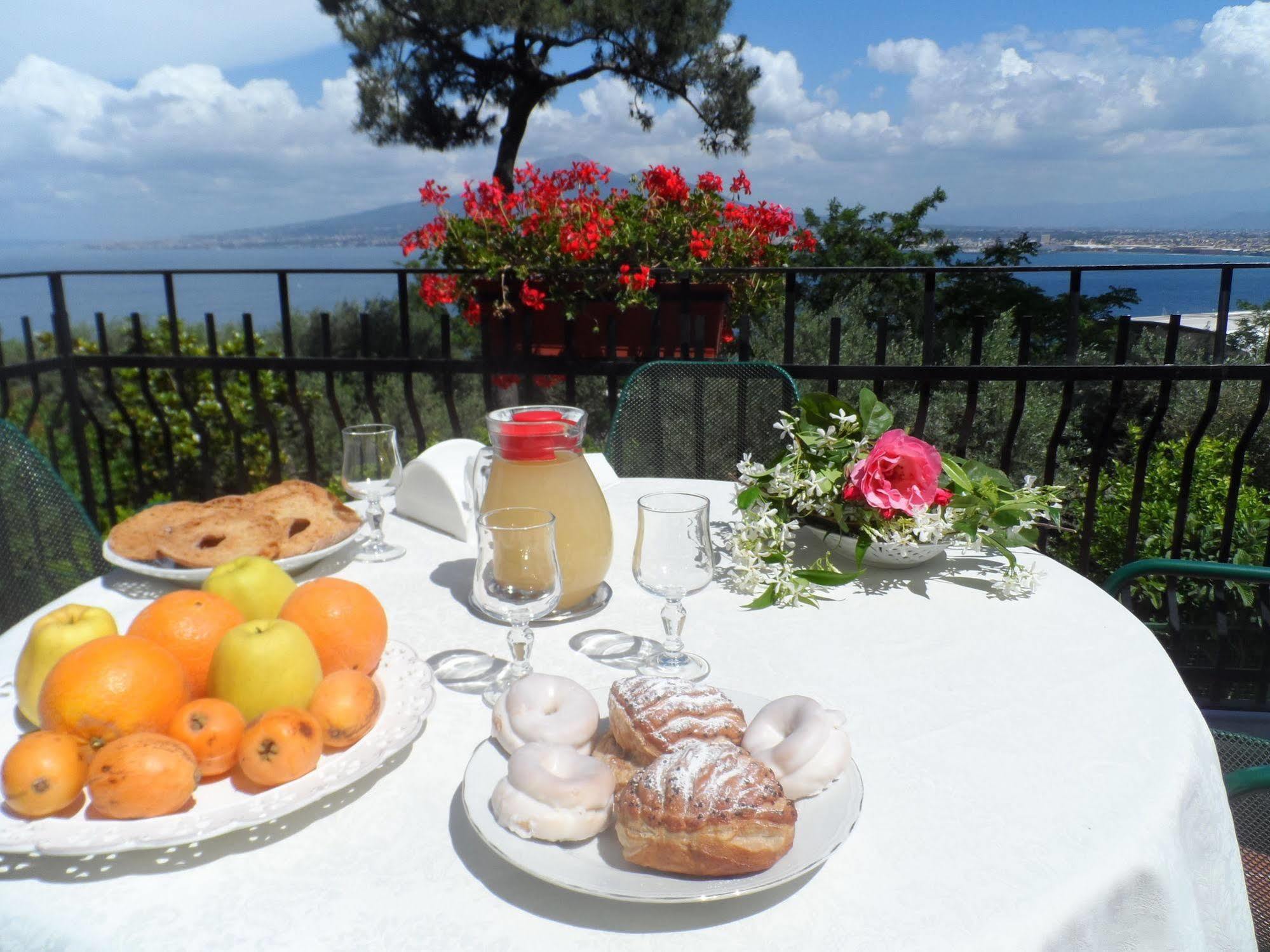 Ancelle Sorrento - Casa D'Accoglienza Otel Castellammare di Stabia Dış mekan fotoğraf